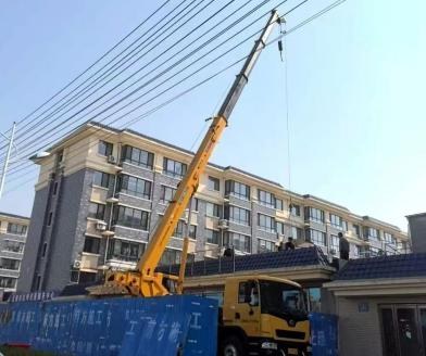 吊车等施工机械临近带电线路